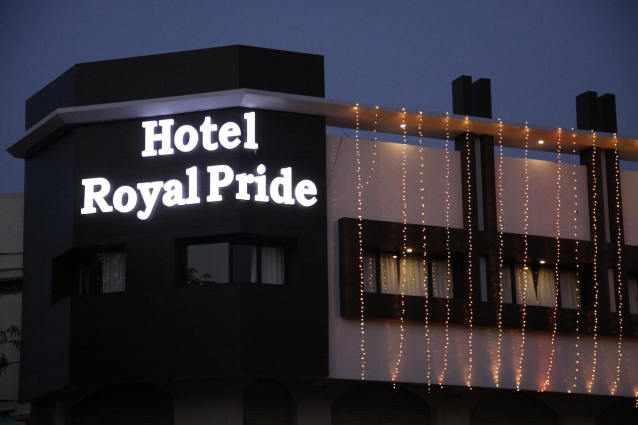 Hotel Royal Pride Ahmedabad Esterno foto