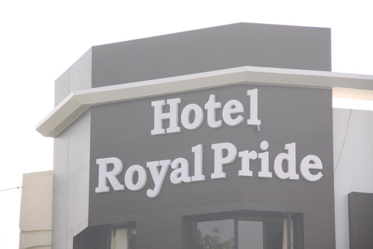 Hotel Royal Pride Ahmedabad Esterno foto